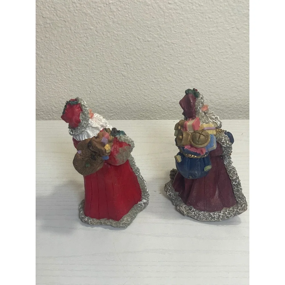 Santa Claus Set of 2 Figurines Christmas Holiday Decor Festive Gift‎ Bearer